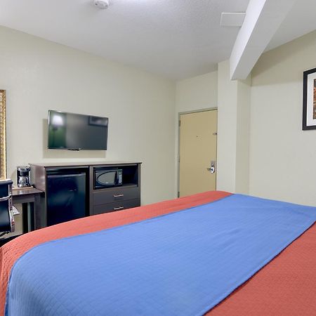 Rodeway Inn And Suites Ithaca Esterno foto